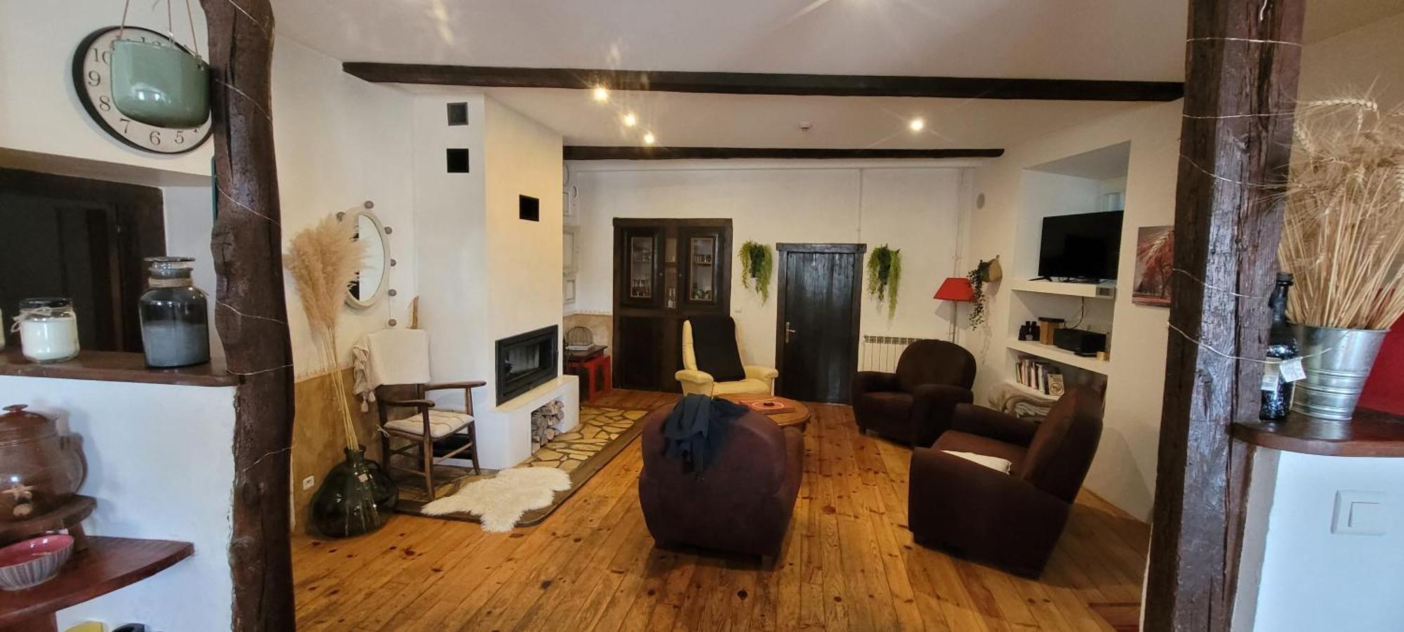 Grande maison de montagne rénovée, du charme Rodome Esterno foto